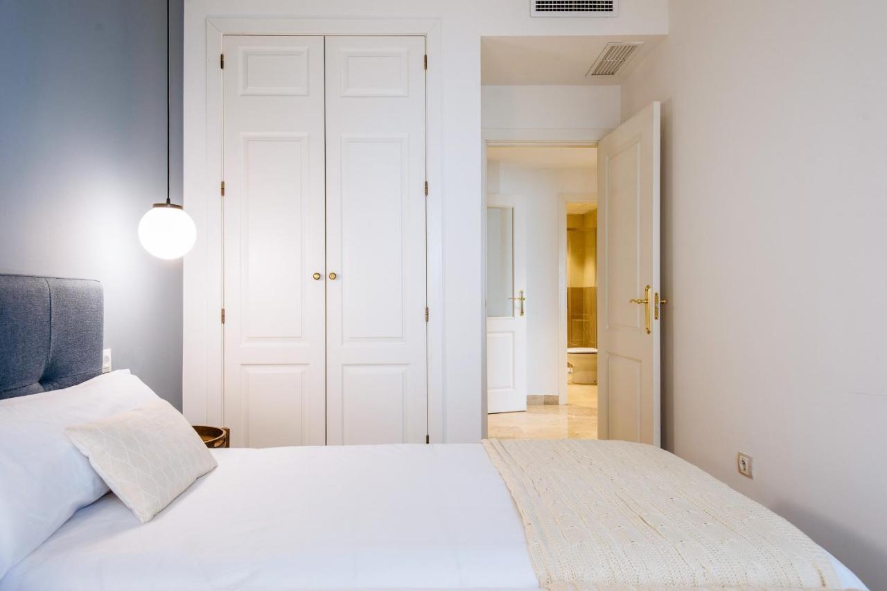 Magno Apartments Paseo De La O - Private Parking Included Sevilla Kültér fotó